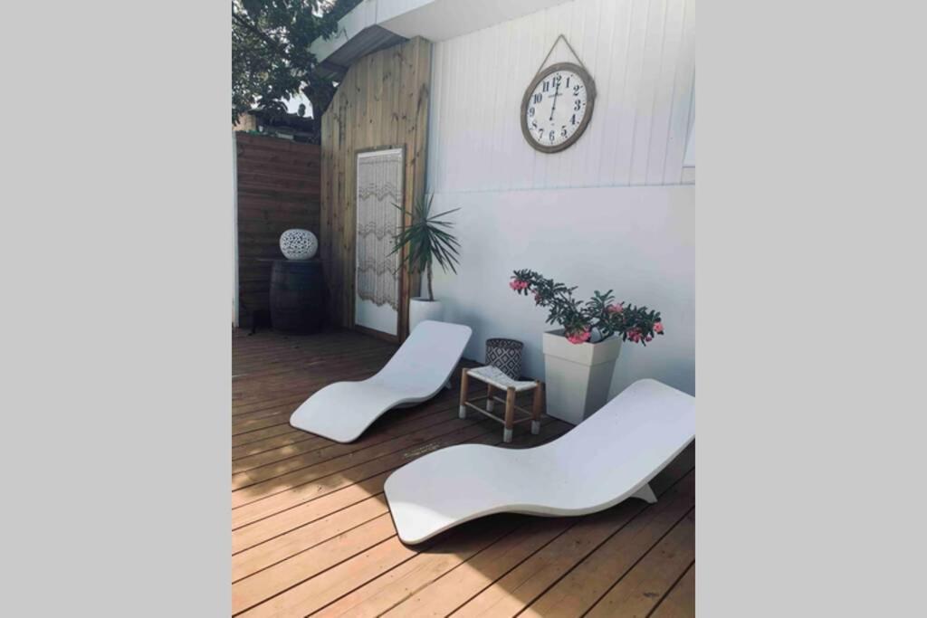 La Caze Amoremieve Pour Un Sejour Cozy A St Pierre 생피에르 외부 사진