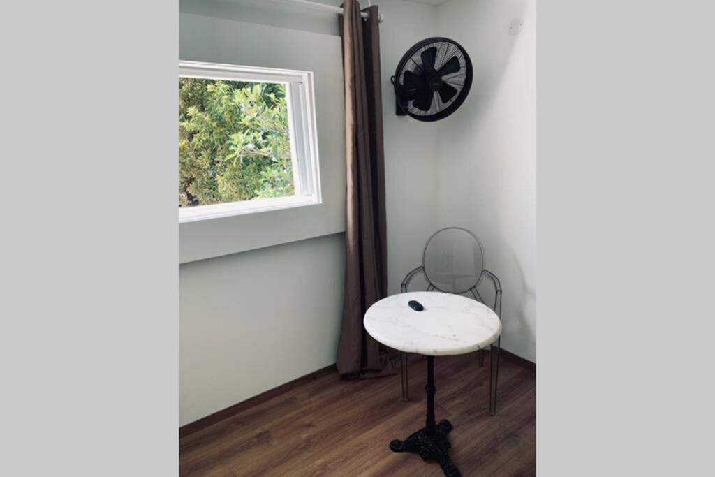 La Caze Amoremieve Pour Un Sejour Cozy A St Pierre 생피에르 외부 사진